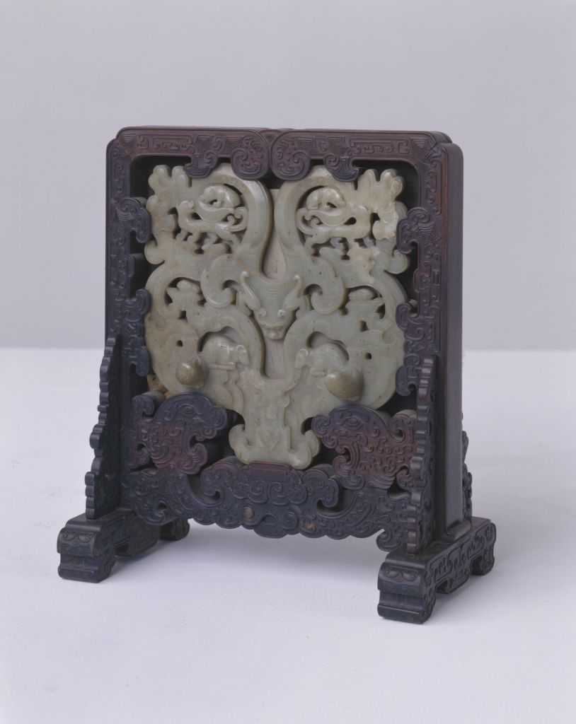 图片[1]-Rosewood inlaid with animal face jade carving screen-China Archive